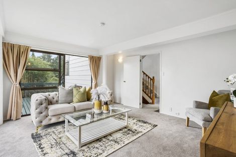 Photo of property in 8 Lynngate Place, Hillcrest, Auckland, 0627