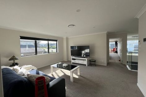 Photo of property in 64 Mettam Drive, Swanson, Auckland, 0614