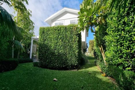 Photo of property in 2/17 Bevyn Street, Castor Bay, Auckland, 0620