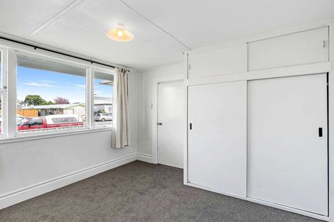 Photo of property in 21 Edgeware Road, Palmerston North, 4410