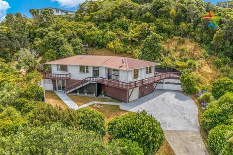 Photo of property in 42 Akatea Road, Korokoro, Lower Hutt, 5012