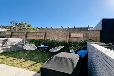 Photo of property in 9/20 Trent Street, Island Bay, Wellington, 6023