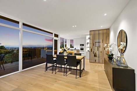 Photo of property in 181 Glenfield Road, Hillcrest, Auckland, 0627