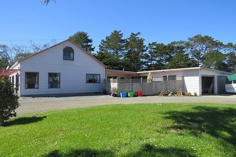 Photo of property in 127 Matakohe East Road, Matakohe, 0593