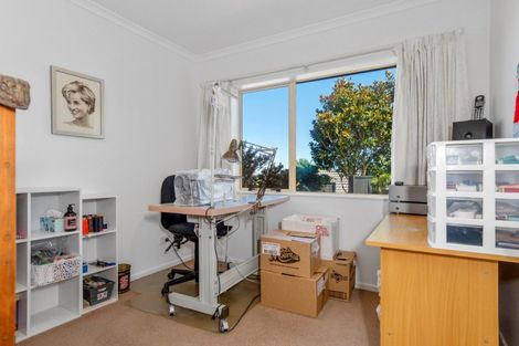 Photo of property in 1 Tautara Place, Ohauiti, Tauranga, 3112