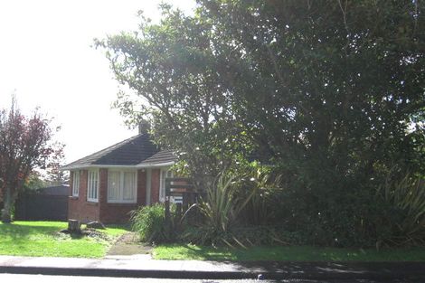 Photo of property in 3 Vodanovich Road, Te Atatu South, Auckland, 0610
