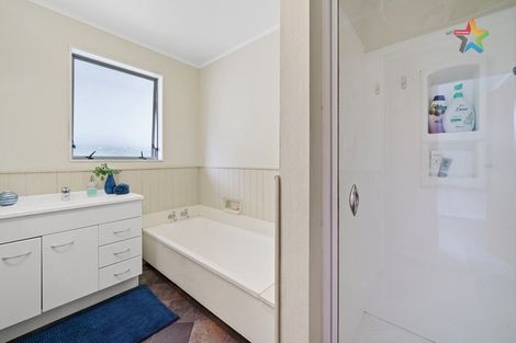 Photo of property in 25 Larchmont Grove, Totara Park, Upper Hutt, 5018