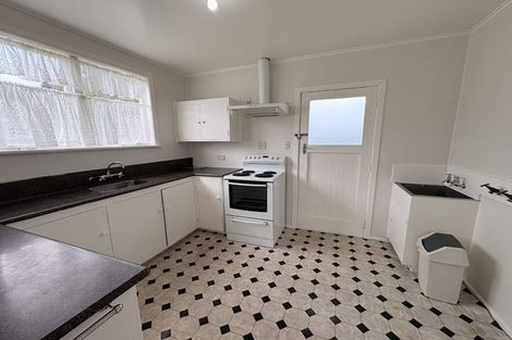 Photo of property in 28 Oregon Drive, Maoribank, Upper Hutt, 5018