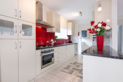 Photo of property in 71 Miro Street, New Lynn, Auckland, 0600