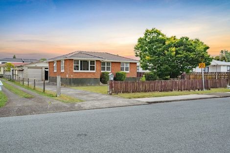 Photo of property in 8 Brightwell Street, Papakura, 2110