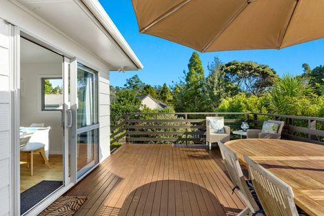 Photo of property in 37 Gatman Street, Birkdale, Auckland, 0626