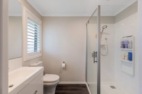 Photo of property in 1 Waimarama Court, Roslyn, Palmerston North, 4414