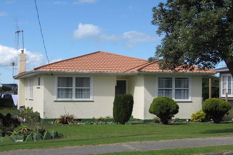 Photo of property in 38 Miro Street, Castlecliff, Whanganui, 4501