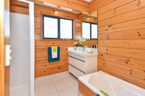 Photo of property in 15 Stevenson Road, Clarks Beach, 2122