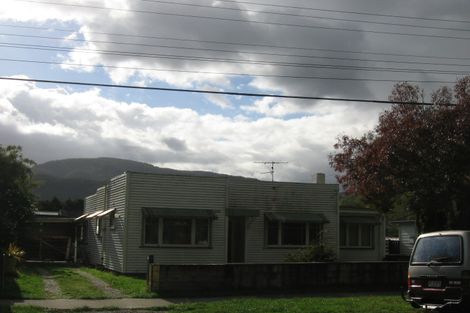 Photo of property in 1/35 Heretaunga Square, Silverstream, Upper Hutt, 5019