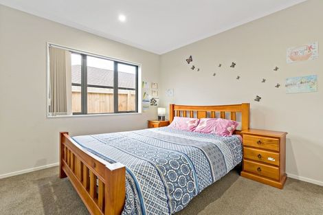 Photo of property in 12 Koroheke Road, Takanini, 2110