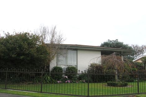 Photo of property in 32 Amberley Avenue, Westbrook, Palmerston North, 4412