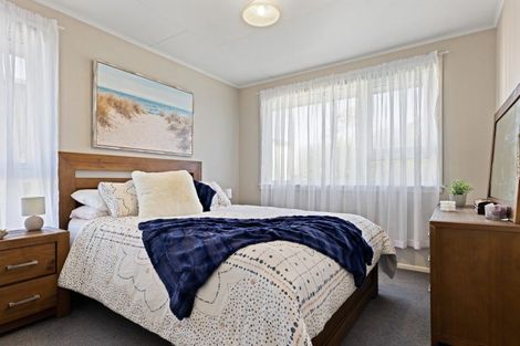 Photo of property in 21 La Perouse Place, Northcote, Christchurch, 8052