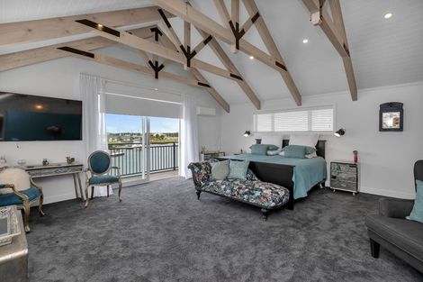 Photo of property in 13 Waitemata Drive, One Tree Point, 0118