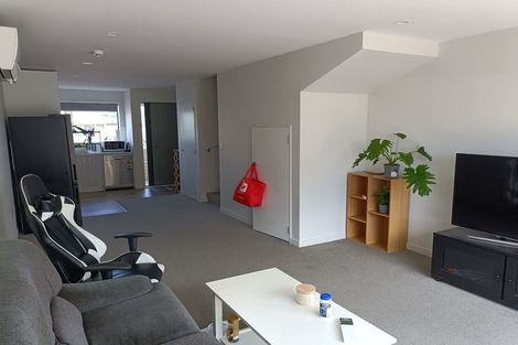 Photo of property in 2/124 Britomart Street, Berhampore, Wellington, 6023