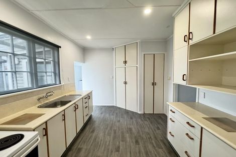 Photo of property in 1006 Tremaine Avenue, Roslyn, Palmerston North, 4414