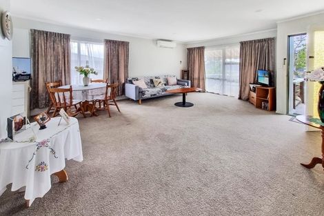 Photo of property in 4/15 Seabrook Avenue, New Lynn, Auckland, 0600