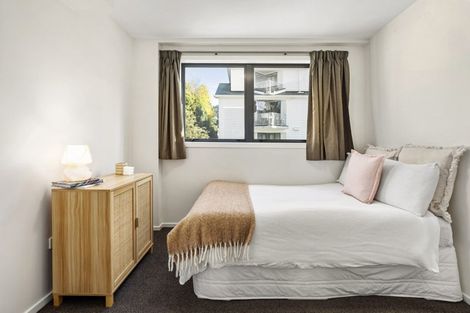 Photo of property in 2/464 Adelaide Road, Berhampore, Wellington, 6023