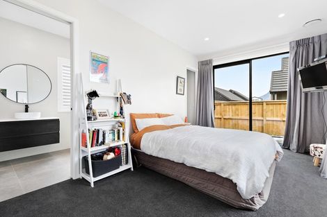 Photo of property in 37 Bannister Street, Jacks Point, Queenstown, 9371