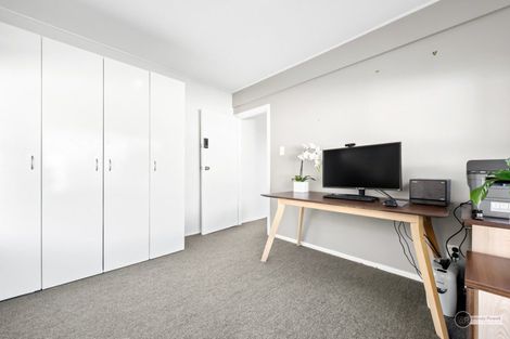 Photo of property in 73 Miromiro Road, Normandale, Lower Hutt, 5010