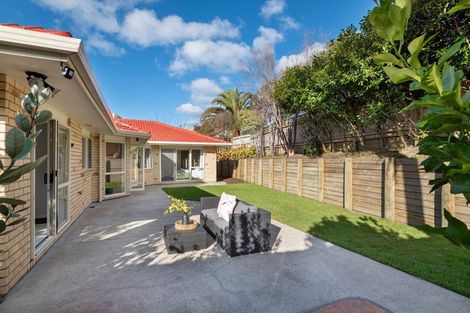 Photo of property in 7 Louvain Place, Greenhithe, Auckland, 0632