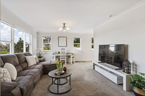 Photo of property in 1/37 Roberts Road, Glenfield, Auckland, 0629