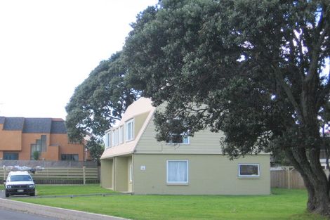 Photo of property in 27 The Mall, Mount Maunganui, 3116