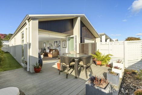 Photo of property in 16 Saint Pauls Drive, Brookfield, Tauranga, 3110