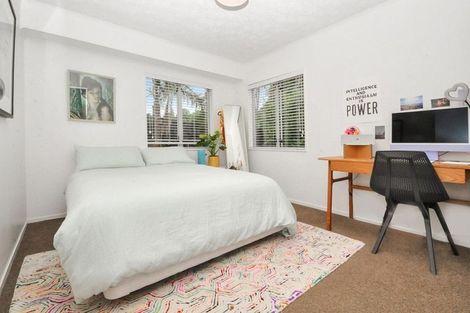 Photo of property in 19 Rehia Road, Massey, Auckland, 0614