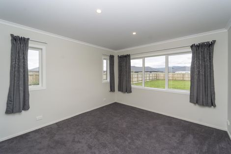 Photo of property in 8 Hartley Avenue, Carterton, 5713
