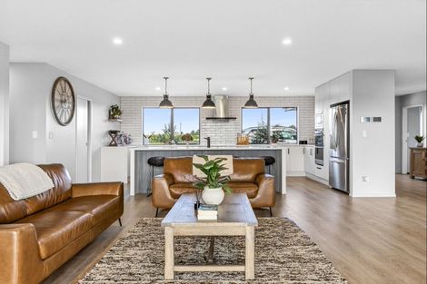 Photo of property in 194 Lake Road, Okoroire, Tirau, 3484