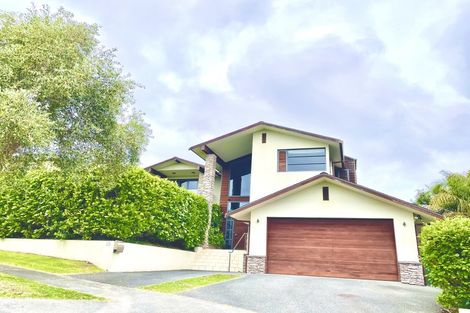 Photo of property in 10 Rangi Avenue, Schnapper Rock, Auckland, 0632