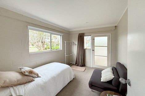 Photo of property in 20 Matuhi Rise, Henderson, Auckland, 0612