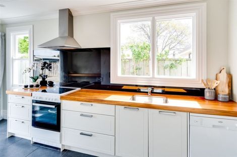 Photo of property in 80 Vigor Brown Street, Napier South, Napier, 4110