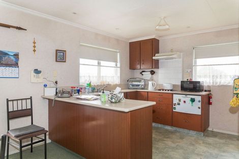 Photo of property in 5 Gladstone Street, Dannevirke, 4930