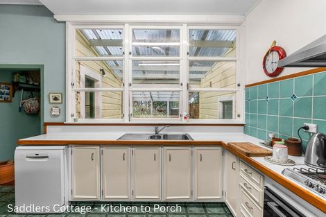 Photo of property in Saddlery Cottage, 3245 Paparoa-oakleigh Road, Paparoa, 0571