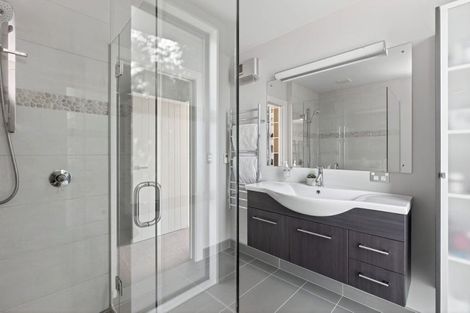 Photo of property in 28 Sam John Place, Lake Hawea, 9382