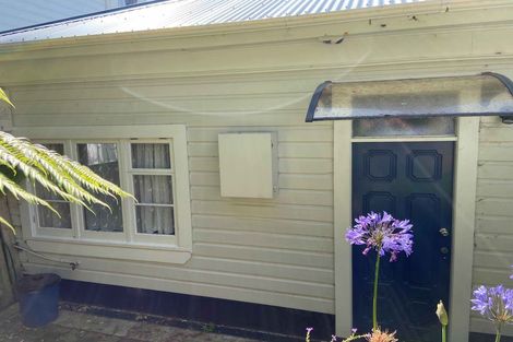 Photo of property in 5 Hadfield Terrace, Kelburn, Wellington, 6012
