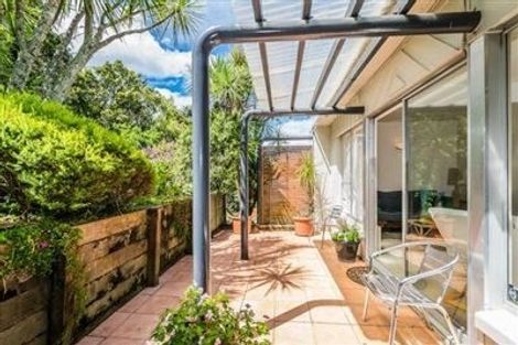 Photo of property in 10/18 Parr Terrace, Castor Bay, Auckland, 0620