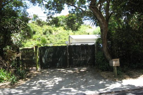 Photo of property in 383 Motutara Road, Muriwai, Waimauku, 0881