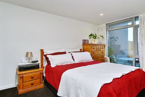 Photo of property in 2/272 Marine Parade, New Brighton, Christchurch, 8061