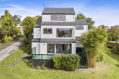 Photo of property in 8 Lynngate Place, Hillcrest, Auckland, 0627