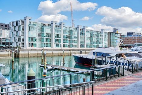 Photo of property in Halsey Apartments At Lighter Quay, 506/77 Halsey Street, Auckland Central, Auckland, 1010