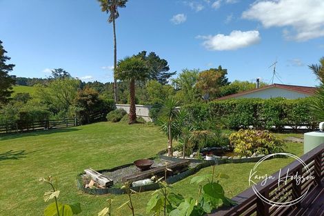 Photo of property in 9 Whaka Street, Maungaturoto, 0520