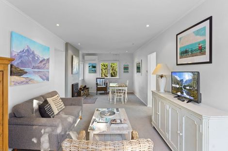 Photo of property in 37 Waimea Road, Waikanae Beach, Waikanae, 5036